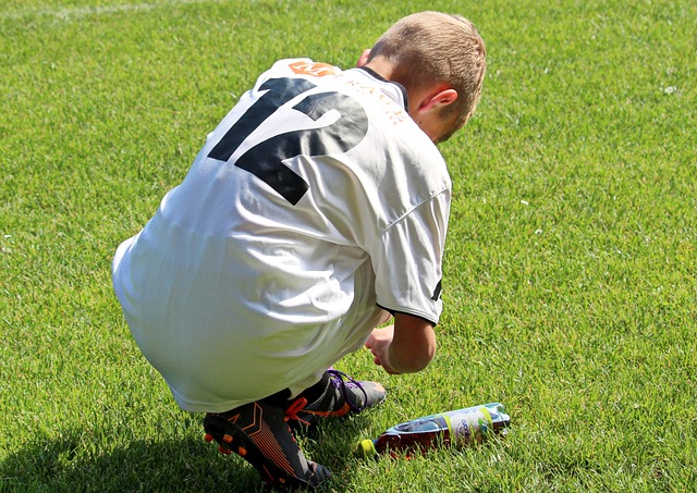 他不仅承担 他不仅承担