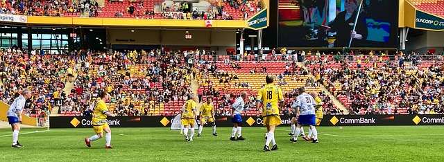 滕哈赫：卡塞米罗有球无球都很重要，马兹拉维防守出色控球沉着.